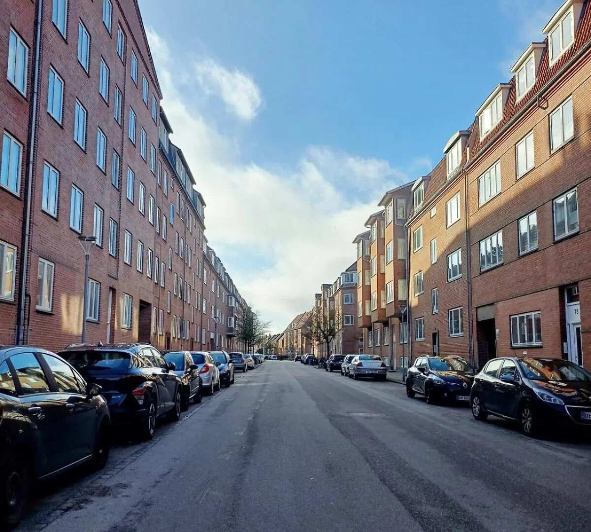 Cozy Apartment Near Aalborg Marina, Free Parking